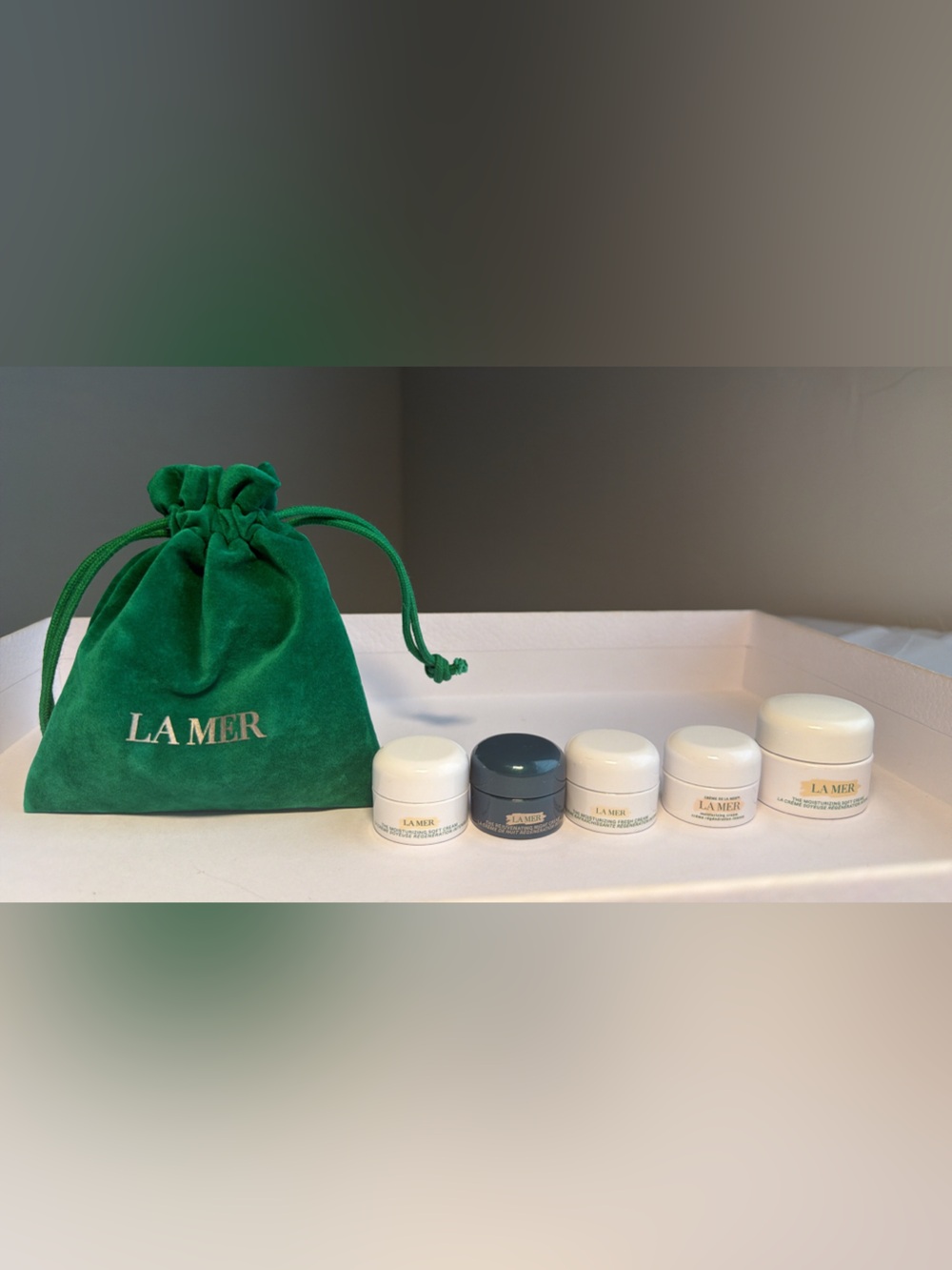 New,unused La Mer Green Velvet Pouch Mini Moisturizerrr@@@Set. Minis size